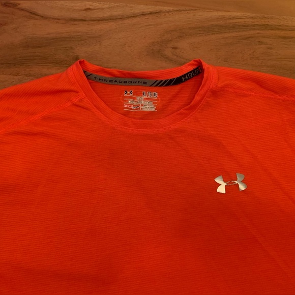 Under Armour tshirt - Picture 2 of 2